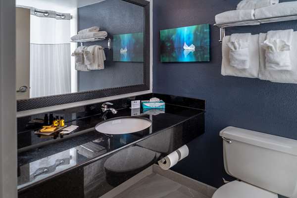  - Best Western Plus Beckley Inn - I-64 & I-77, Exit 44