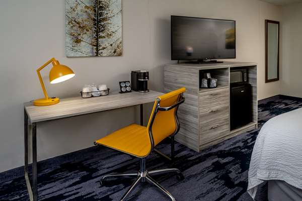  - Best Western Plus Beckley Inn - I-64 & I-77, Exit 44