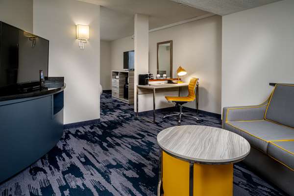  - Best Western Plus Beckley Inn - I-64 & I-77, Exit 44