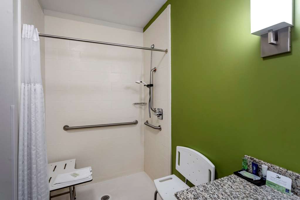 SLEEP INN BOWLING GREEN NORTH-guestroom-Guest Room,Bathroom,On-Site.jpg