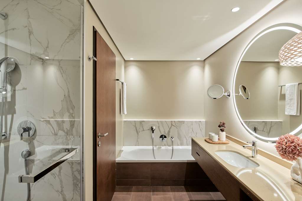 FALKENSTEINER HOTEL AND SPA BAD-guestroom-Guest Room,Bathroom,On-Site.jpg