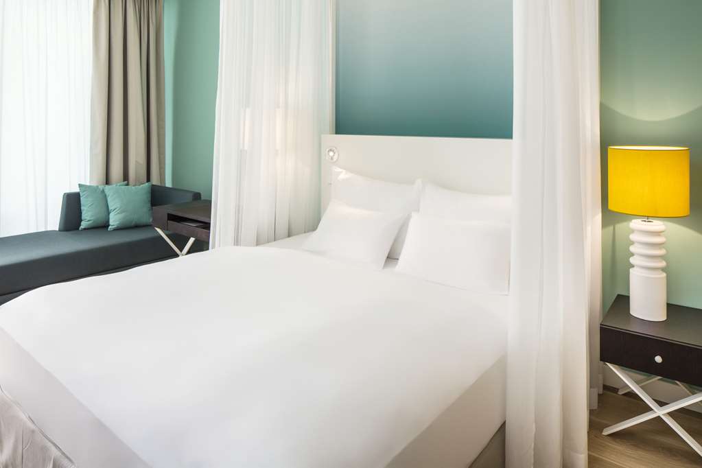 FALKENSTEINER HOTEL AND SPA JESOLO-guestroom-Guest Room,On-Site.jpg