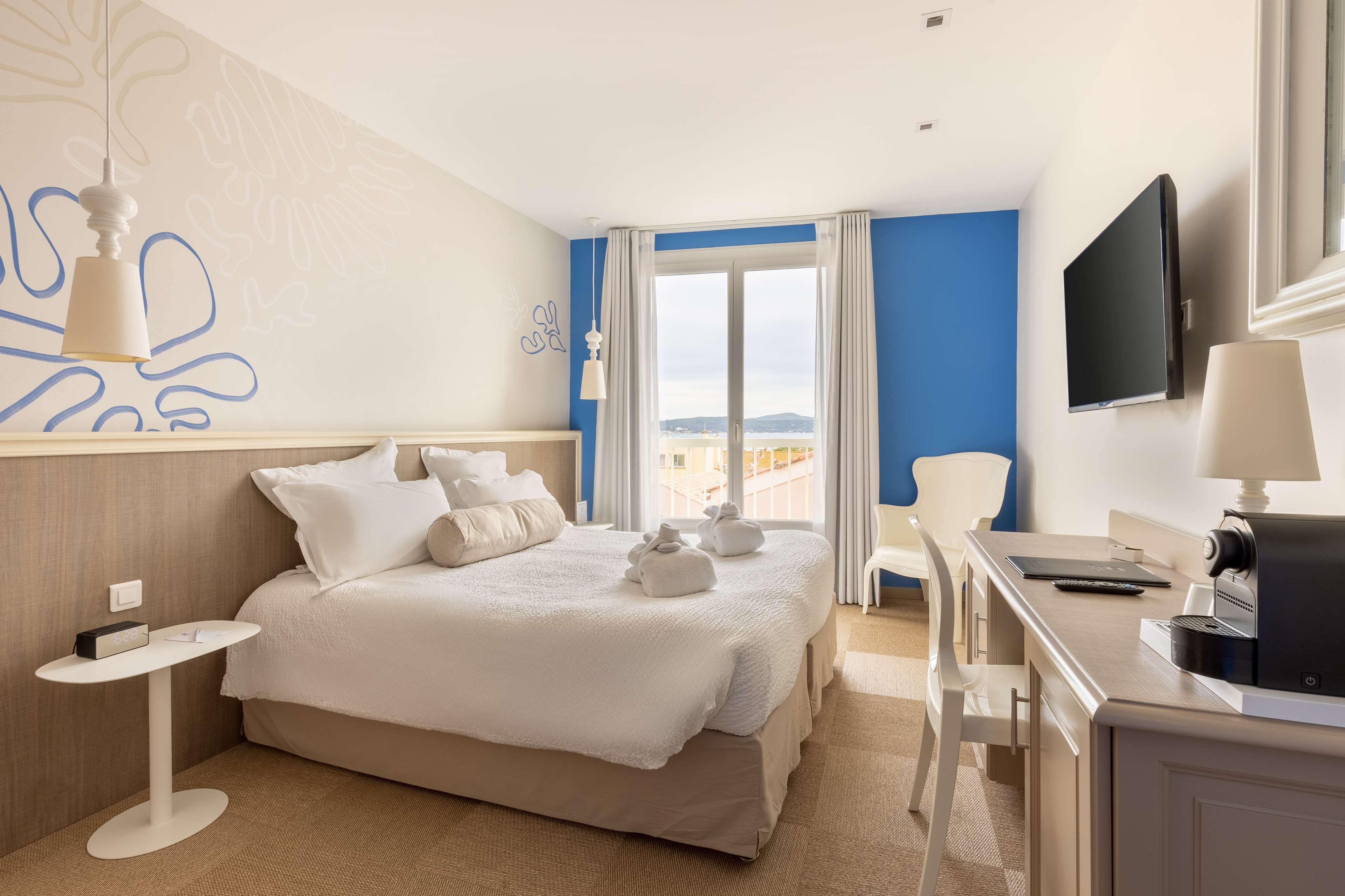 Best Western Hotel Matisse Room Type - 1 King 2 Single Bunkbed, Non-Smoking, Family Room, Twin On Request, Bathrobe And Slippers, Courtesy Best Western Hotel Matisse Room Type - 1 King 2 Single Bunkbed, Non-Smoking, Family Room, Twin On Request, Bathrobe And Slippers, Courtesy