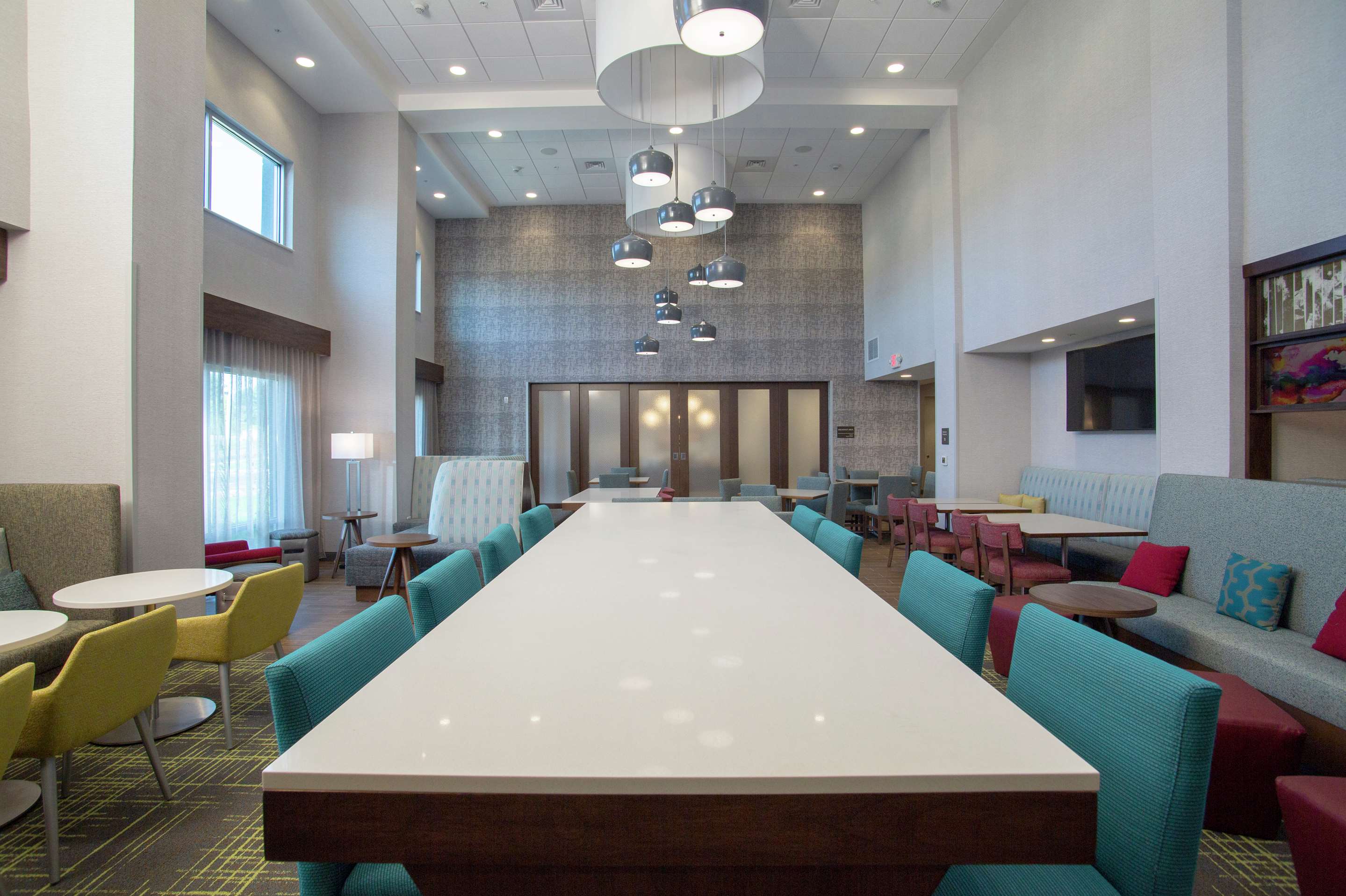 Lobby | Hampton Inn & Suites Kutztown