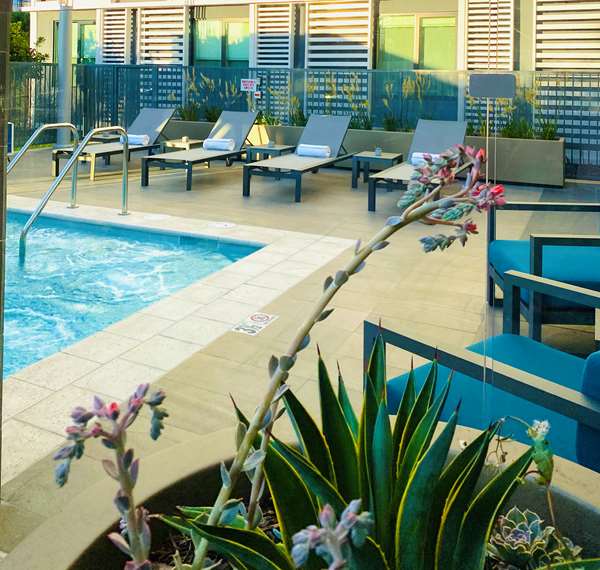 Pool - Hotel Mariposa Valley Village