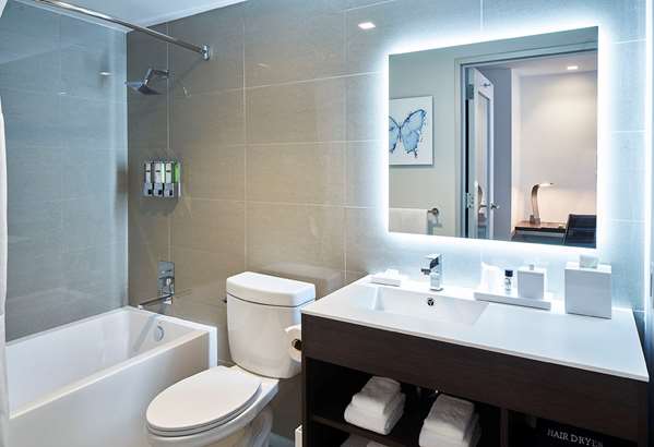  - Hotel Mariposa Valley Village