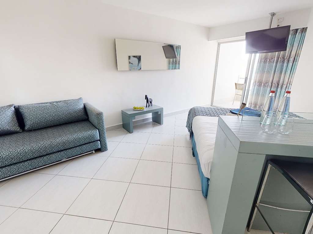 Neptune Eilat-guestroom-Guest Room,On-Site.jpg