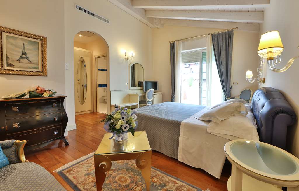 Hotel Globus, Sure Hotel Collection by Best Western-guestroom-Guest Room,Suite,On-Site.jpg