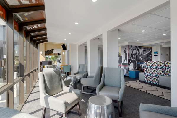  - Clarion Pointe Hotel McDonough - I-75, Exit 218