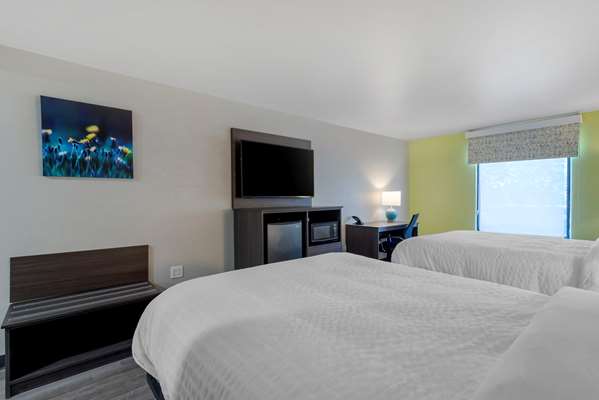  - Clarion Pointe Hotel McDonough - I-75, Exit 218