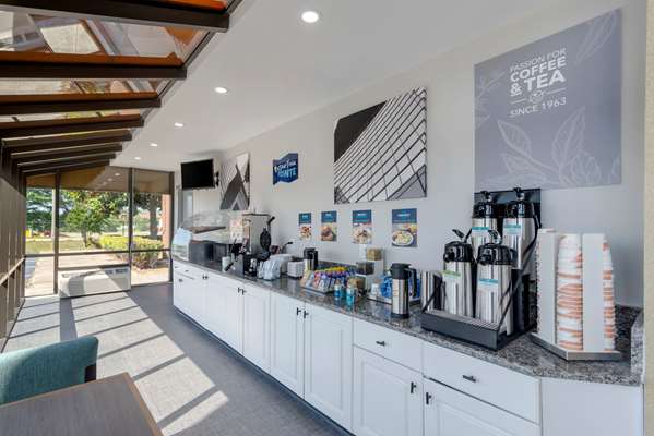 Amenities - Clarion Pointe Hotel McDonough - I-75, Exit 218