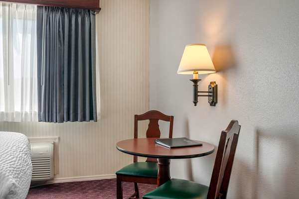  - Clarion Hotel & Suites Wisconsin Dells - I-90 & I-94, Exit 92