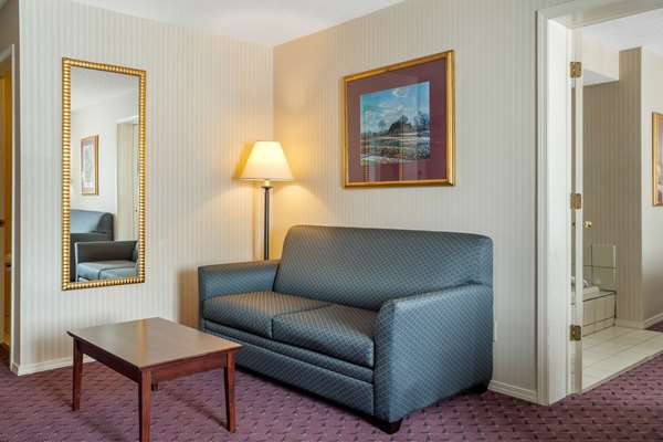  - Clarion Hotel & Suites Wisconsin Dells - I-90 & I-94, Exit 92