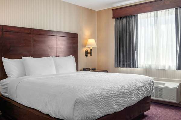  - Clarion Hotel & Suites Wisconsin Dells - I-90 & I-94, Exit 92