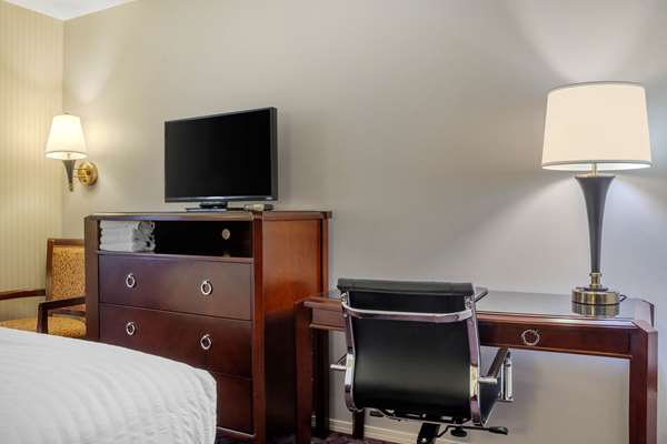  - Clarion Hotel & Suites Wisconsin Dells - I-90 & I-94, Exit 92