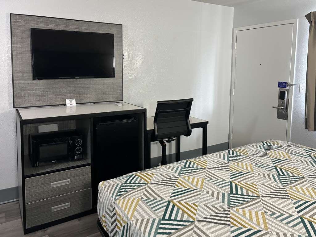 MOTEL 6 MERIDIAN MS-guestroom-Guest Room,On-Site.jpg