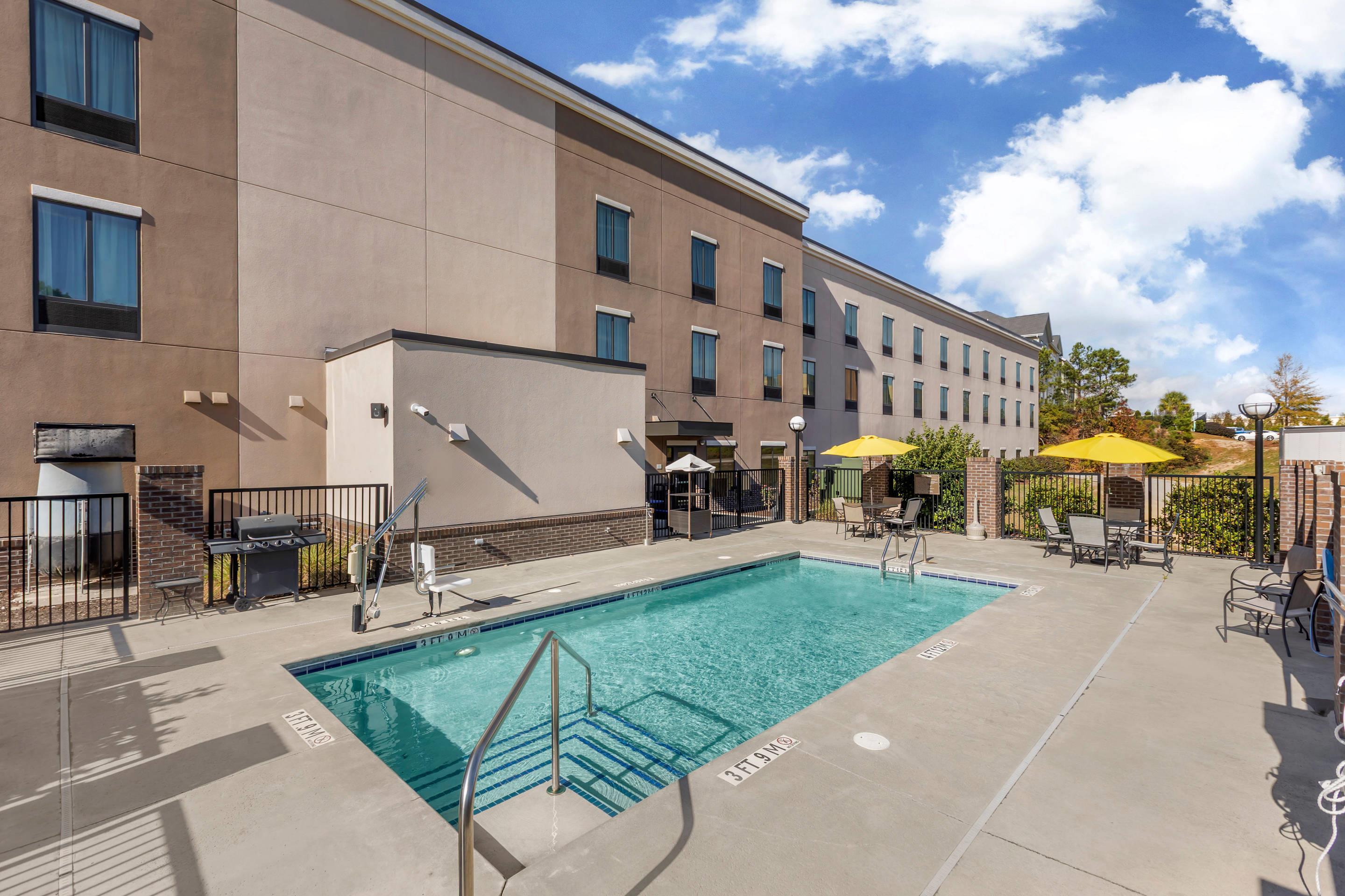 Outdoor pool | Comfort Inn & Suites