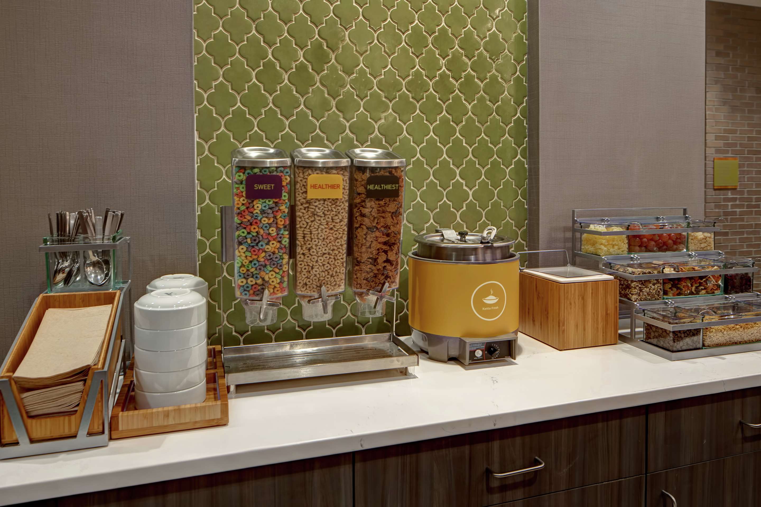Breakfast Area | Home2 Suites By Hilton Charlotte Uptown