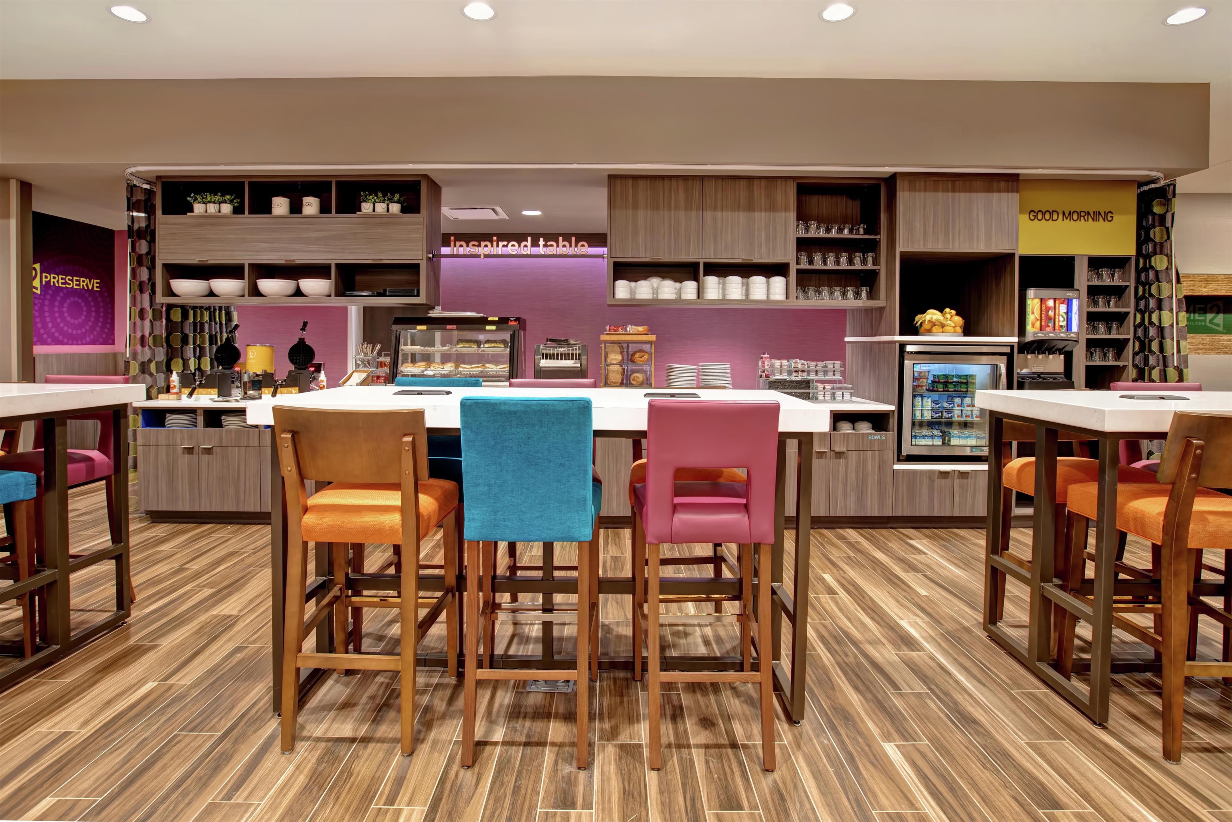 Breakfast Area | Home2 Suites By Hilton Charlotte Uptown