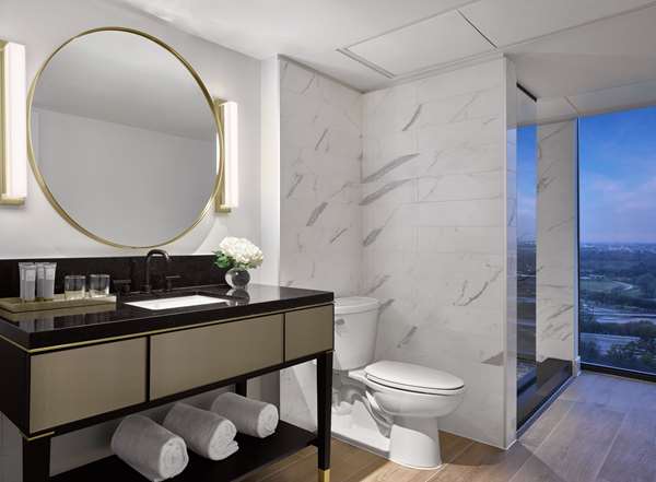  - C Baldwin Hotel Houston - I-45, Exits 47A & 47D