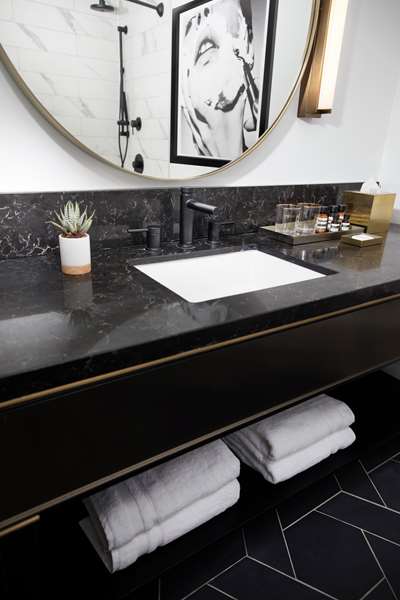  - C Baldwin Hotel Houston - I-45, Exits 47A & 47D