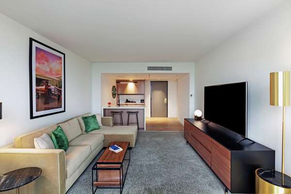  - C Baldwin Hotel Houston - I-45, Exits 47A & 47D