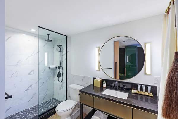  - C Baldwin Hotel Houston - I-45, Exits 47A & 47D