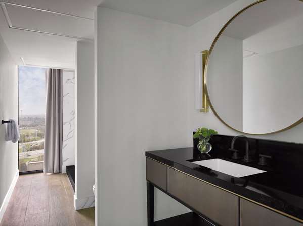  - C Baldwin Hotel Houston - I-45, Exits 47A & 47D