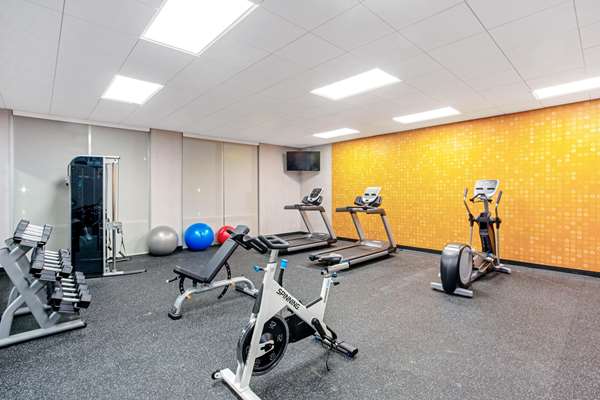 Fitness/ Exercise Room - La Quinta Inn & Suites Miramar Beach