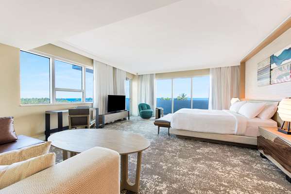 Suite - Eden Roc Hotel North Miami Beach