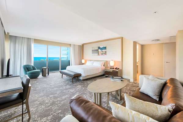 Suite - Eden Roc Hotel North Miami Beach