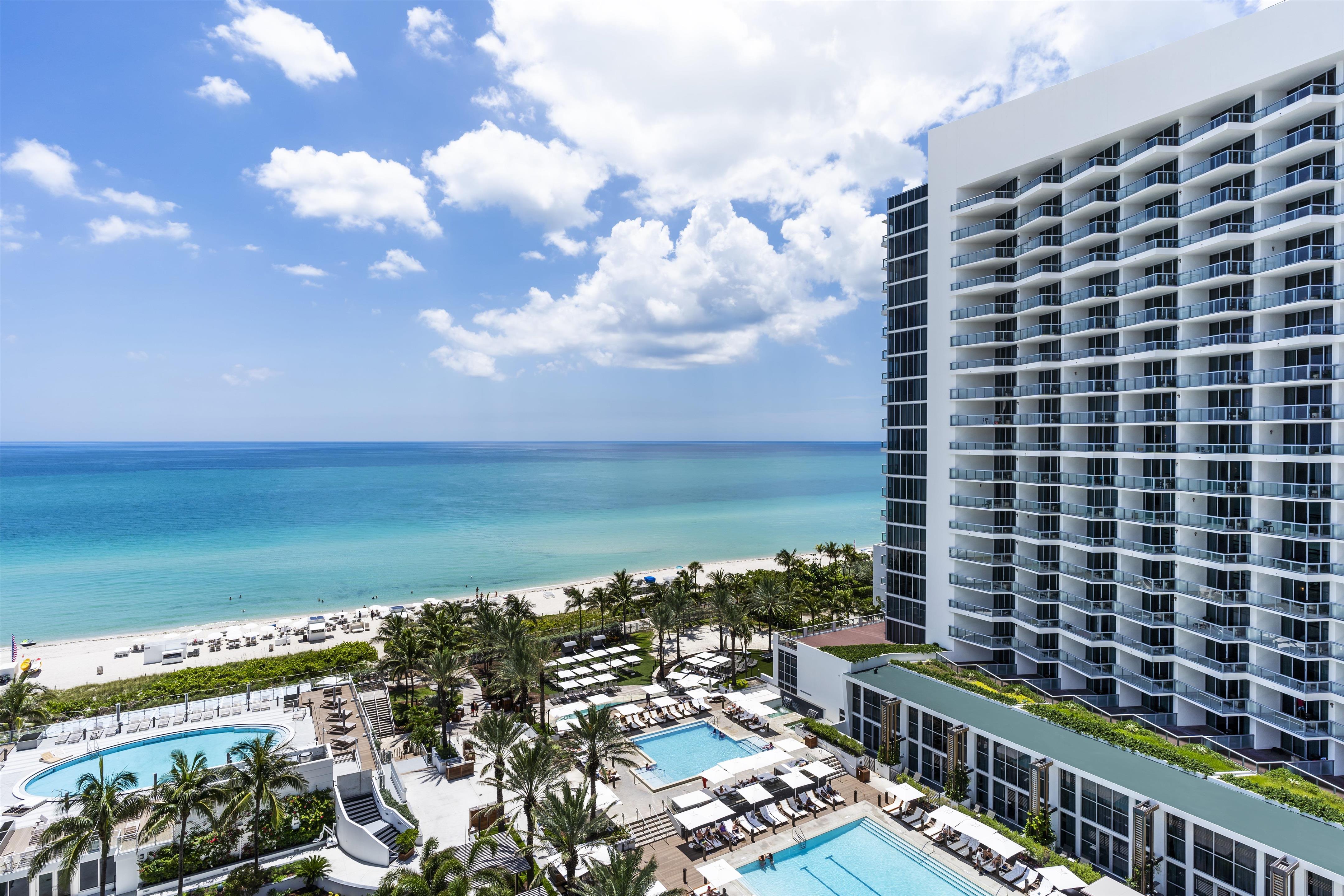 Edec Roc Exterior Back | Eden Roc Miami Beach