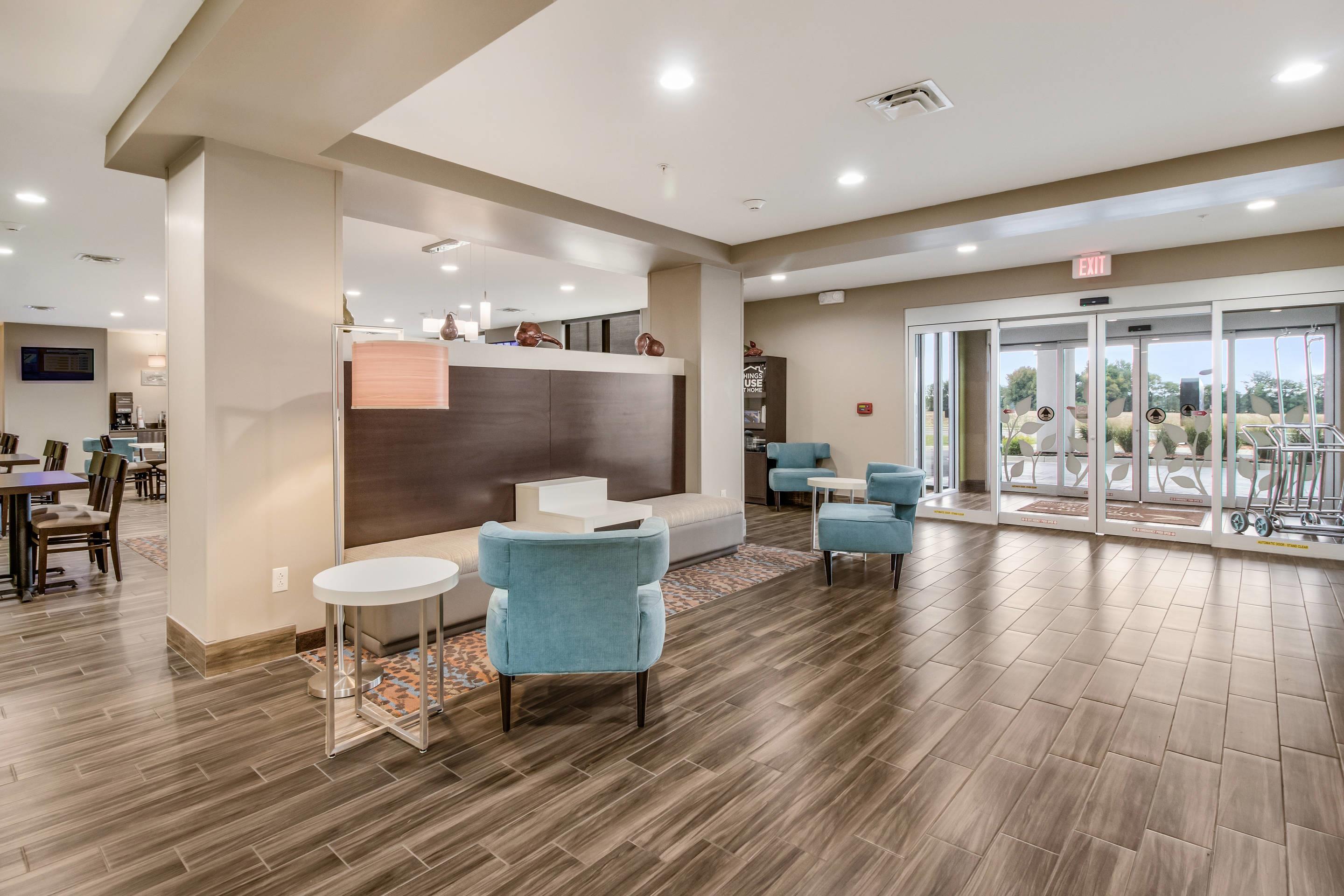 Spacious lobby with sitting area