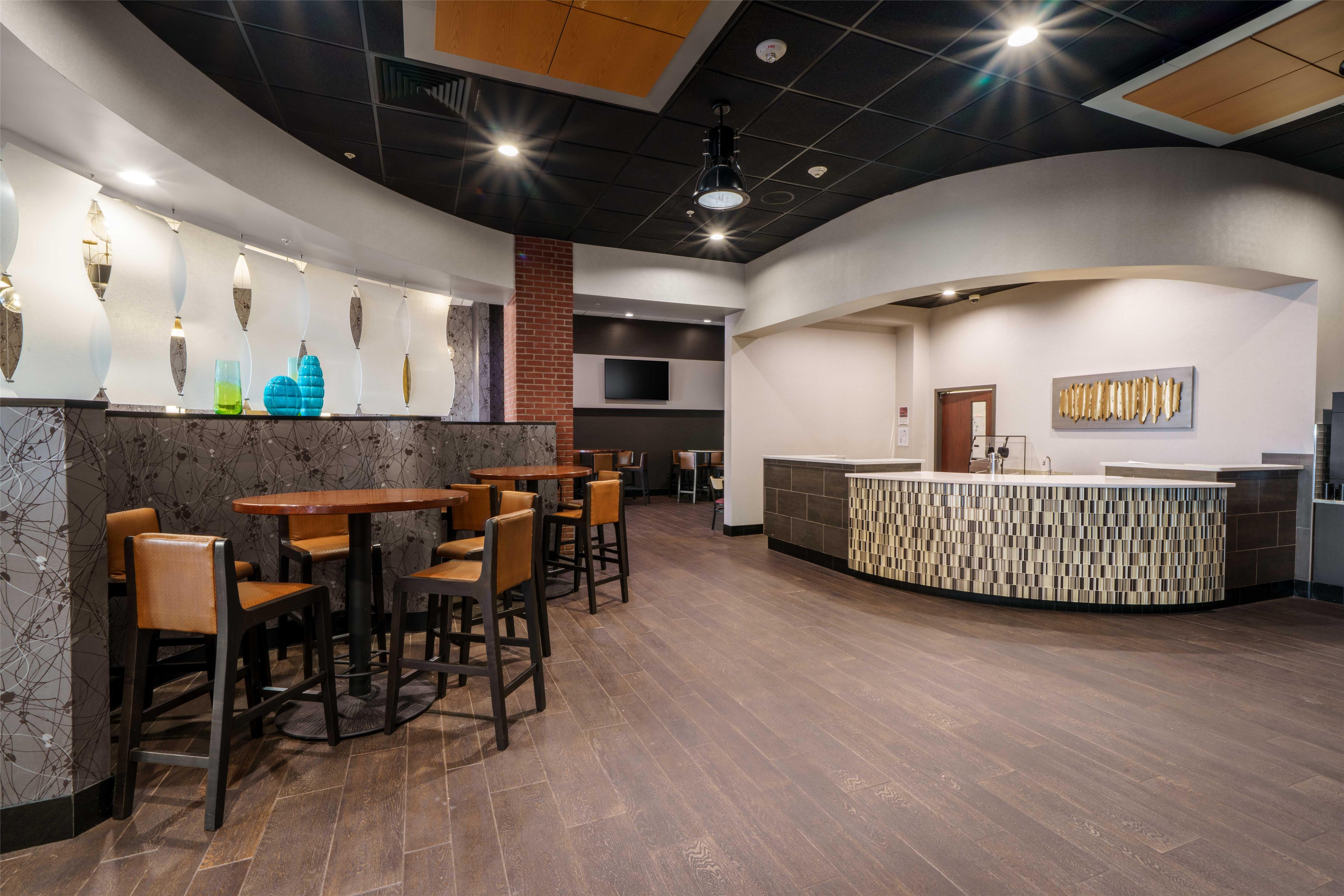 Dining Area | Drury Plaza Hotel New Orleans