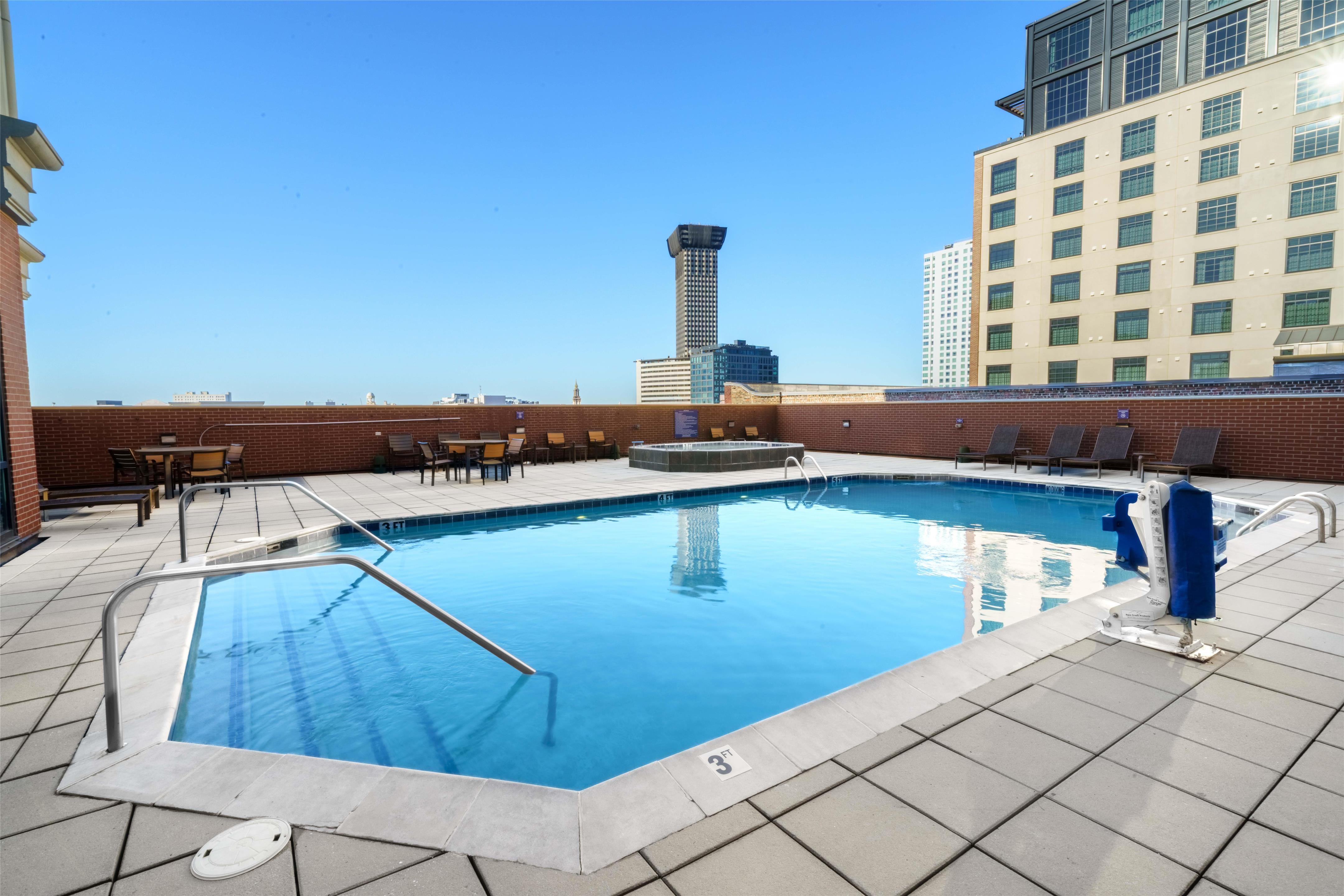 Pool | Drury Plaza Hotel New Orleans