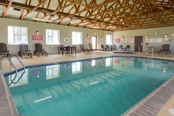 Pool - Drury Inn & Suites Hayti