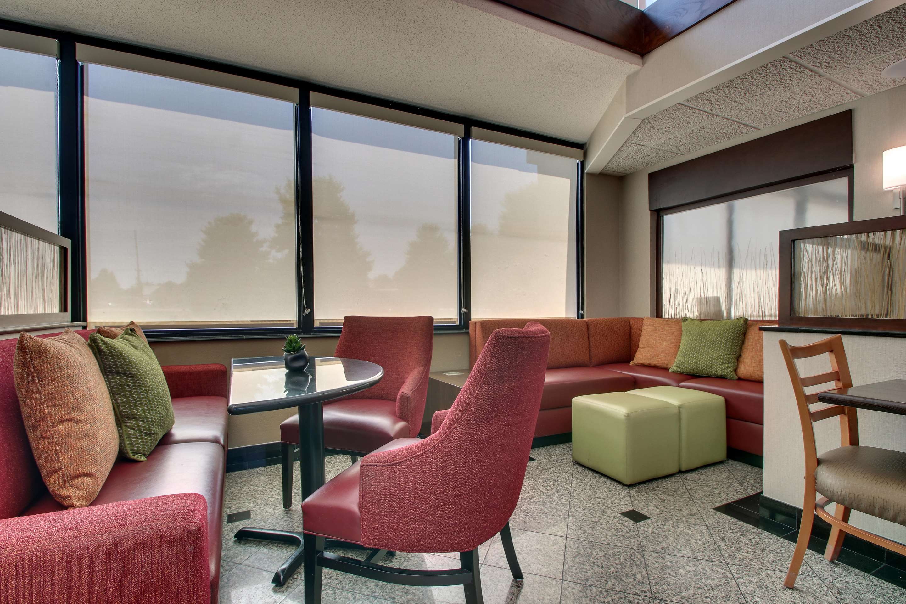 Lobby | Drury Inn & Suites Evansville East