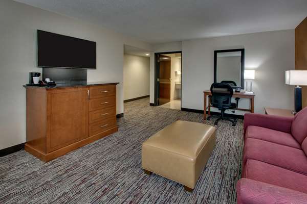 Suite - Drury Inn & Suites East Evansville