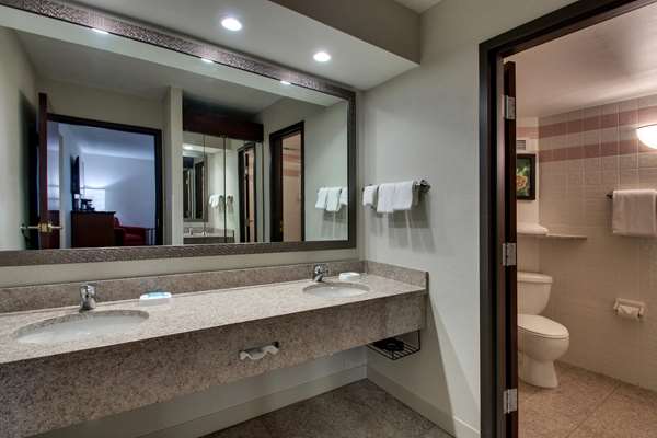 Suite - Drury Inn & Suites East Evansville