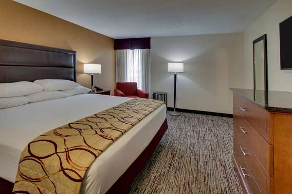 Suite - Drury Inn & Suites East Evansville