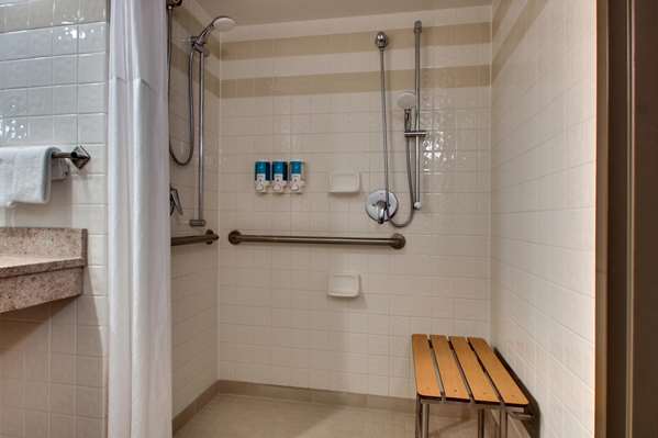  - Drury Inn & Suites East Evansville