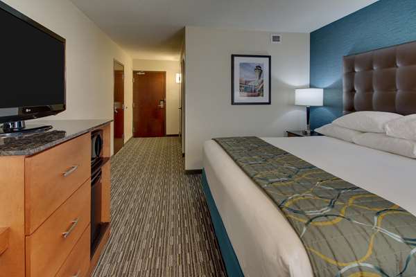  - Pear Tree Inn Airport St Ann - I-70, Exit 236