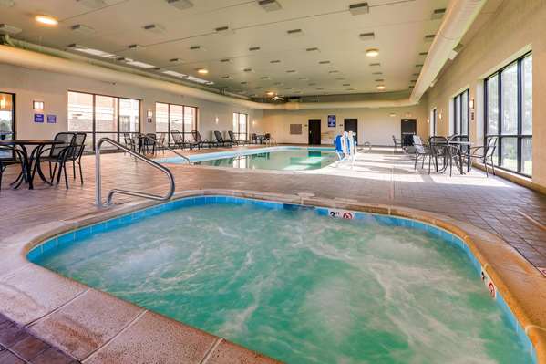 Pool - Drury Inn & Suites St Joseph
