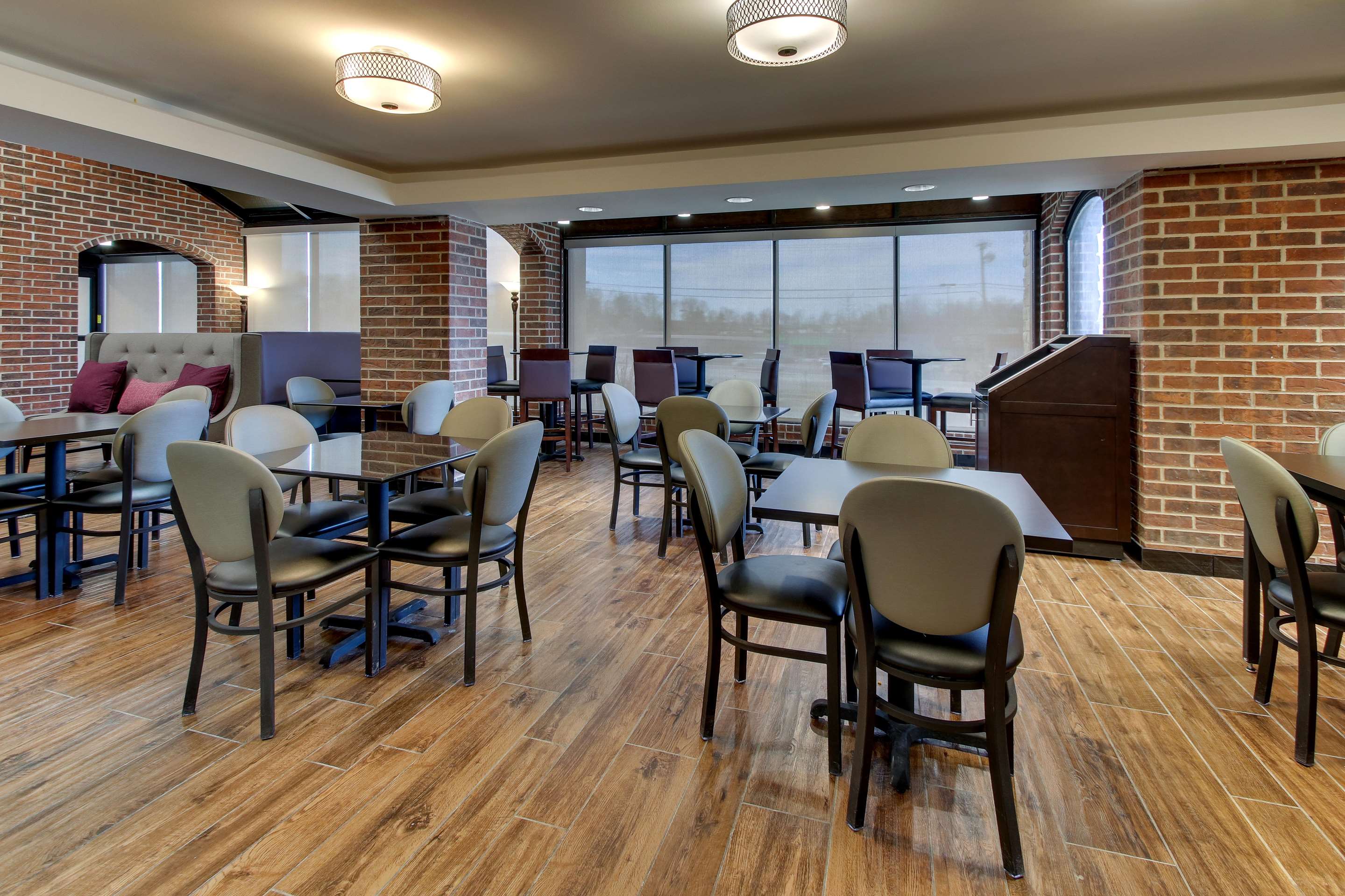 Dining Area | Drury Inn & Suites Poplar Bluff