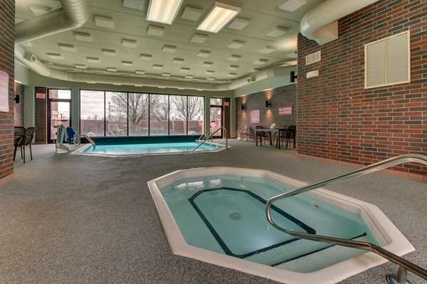 Pool - Drury Inn & Suites Poplar Bluff
