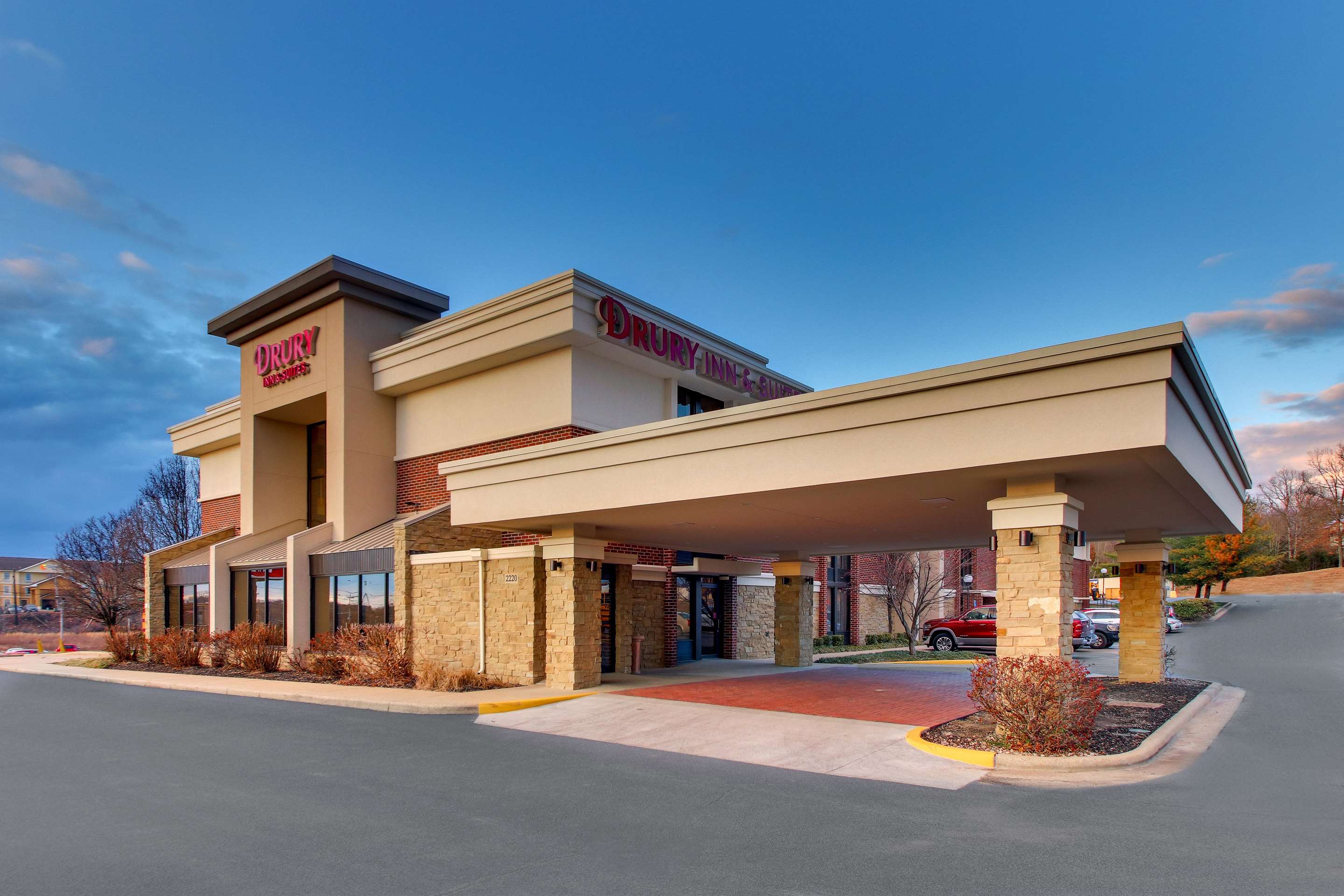 Exterior | Drury Inn & Suites Poplar Bluff
