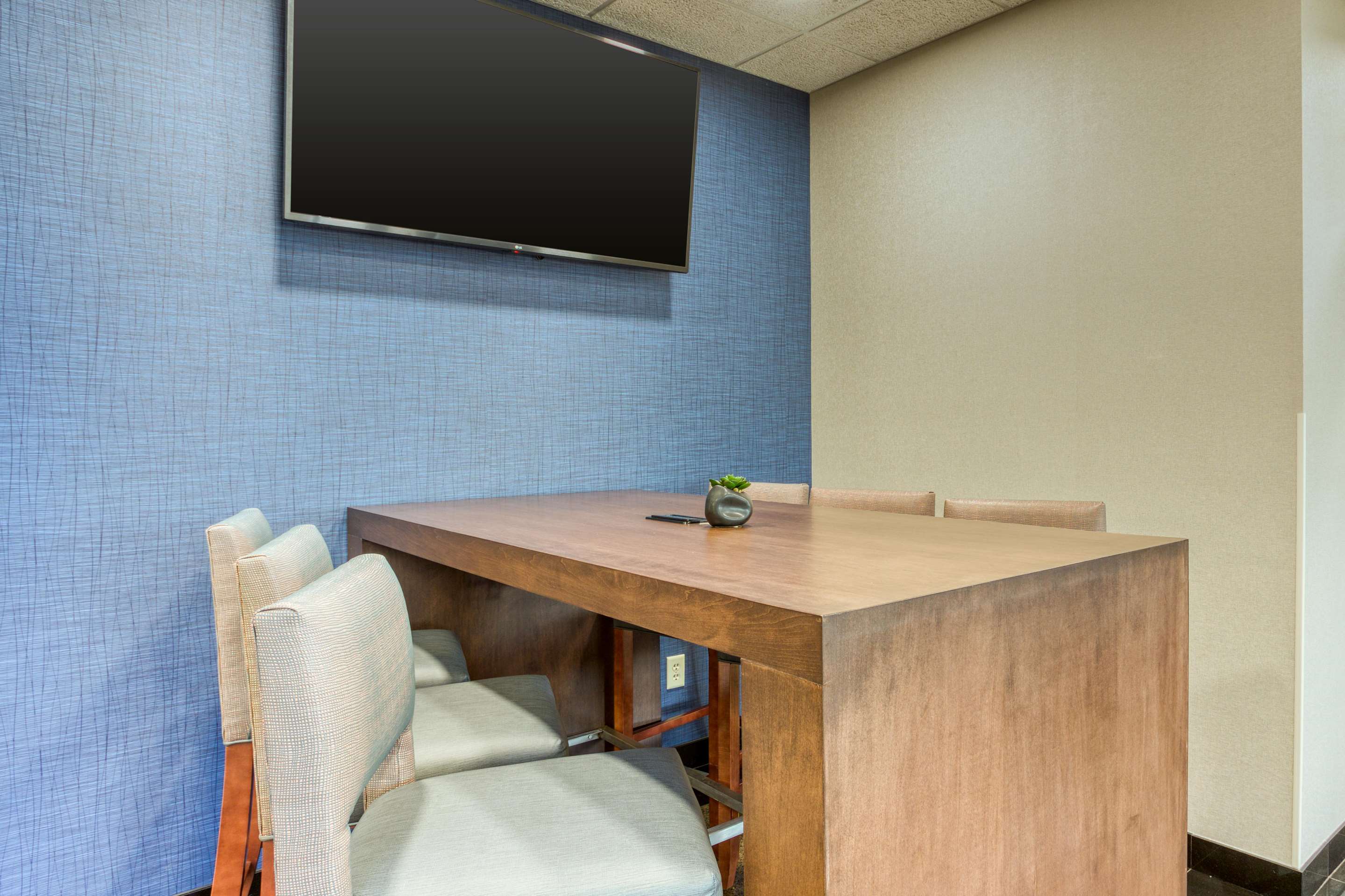 Dining Area | Drury Inn and Suites St Louis Collinsville