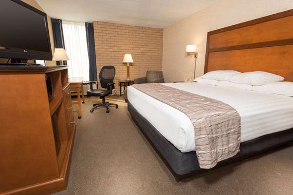  - Drury Inn & Suites Champaign - I-74, Exit 181