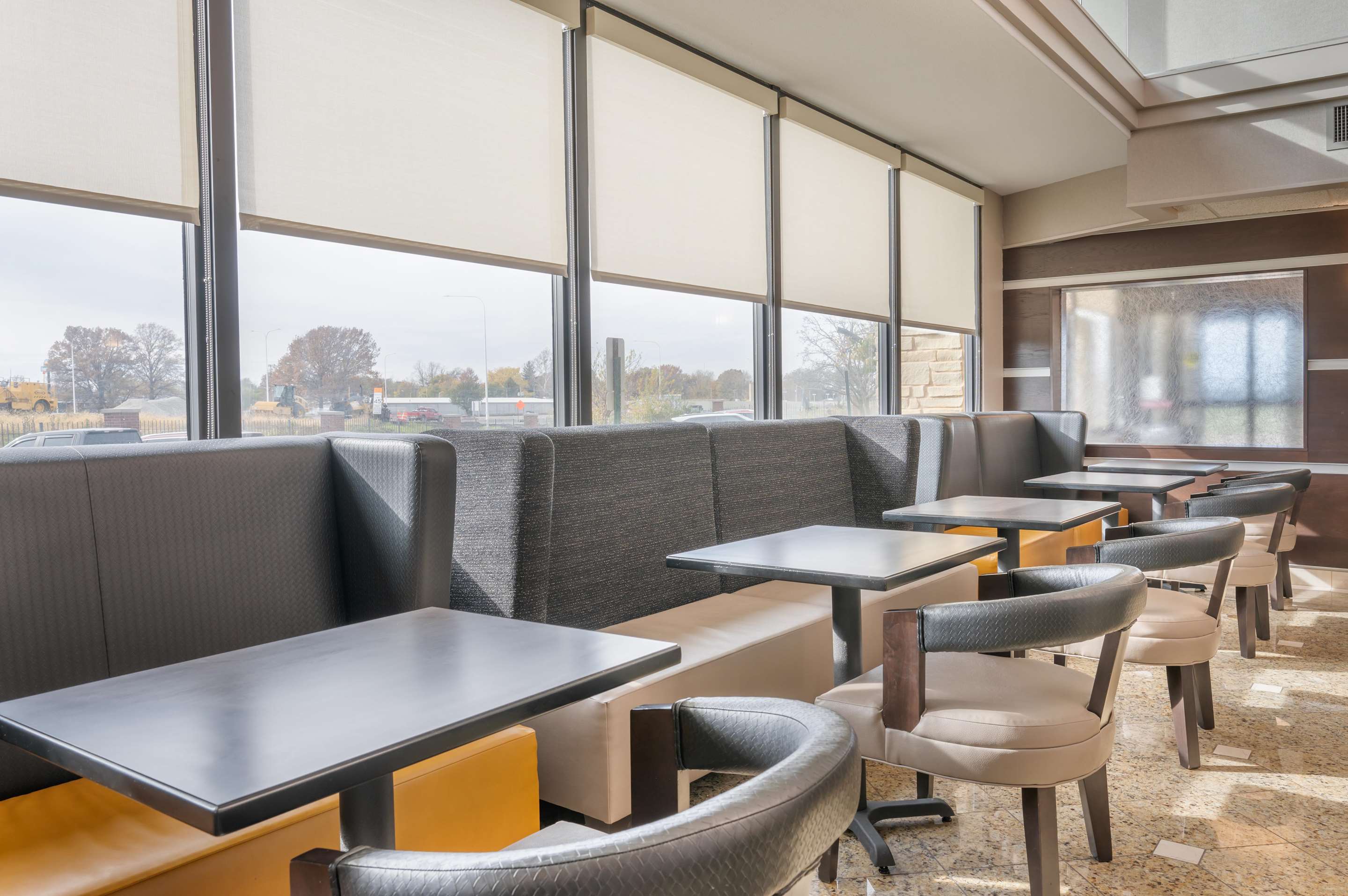 lobby | Drury Inn & Suites Champaign