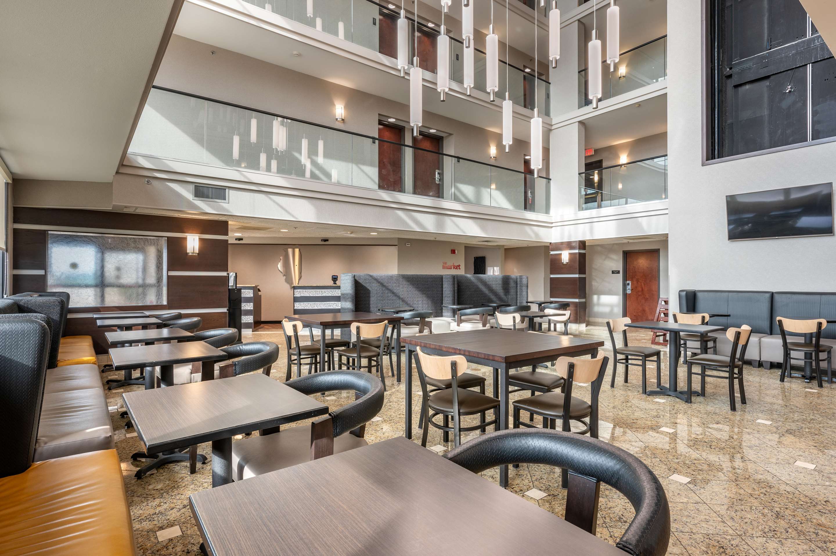 breakfast | Drury Inn & Suites Champaign